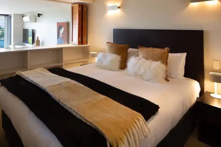 Stunning Lakeview 1 Bedroom Apartment Queenstown Ngoại thất bức ảnh