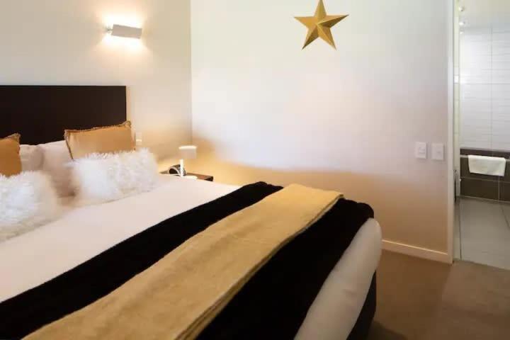 Stunning Lakeview 1 Bedroom Apartment Queenstown Ngoại thất bức ảnh